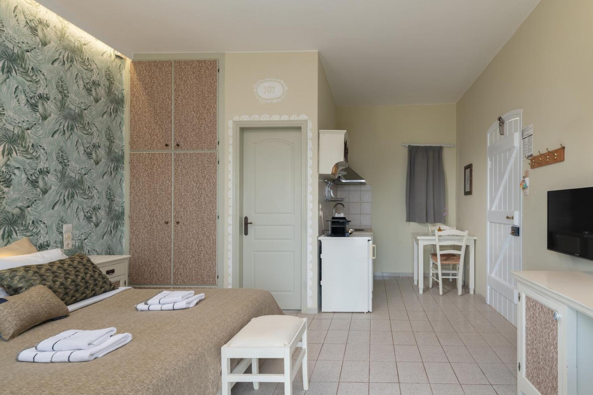 Adrakos Apartments (Adults Only) Елунда Екстер'єр фото